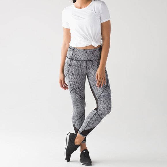 LULULEMON black outrun tight - Picture 1 of 10